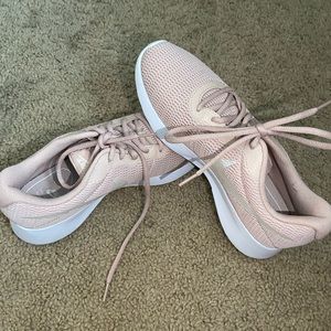 Nike tanjun womens shoe